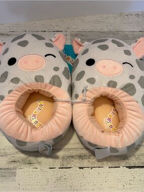Squishmallows Rosie the Pig Kids Slippers Size 2/3 NEW
